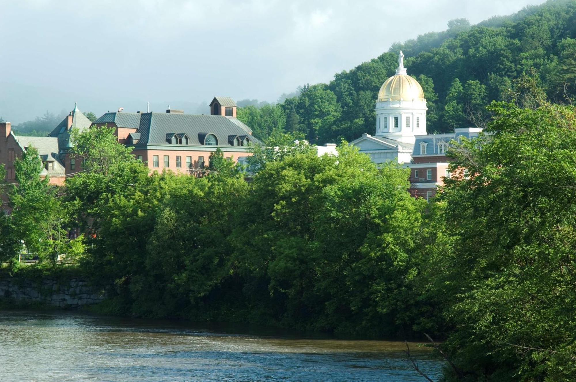 Capitol Plaza Hotel Montpelier Tapestry Collection by Hilton Exterior foto